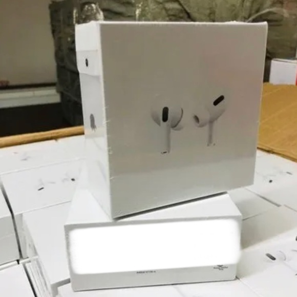 Apple AirPods Pro - Picture 4 of 4